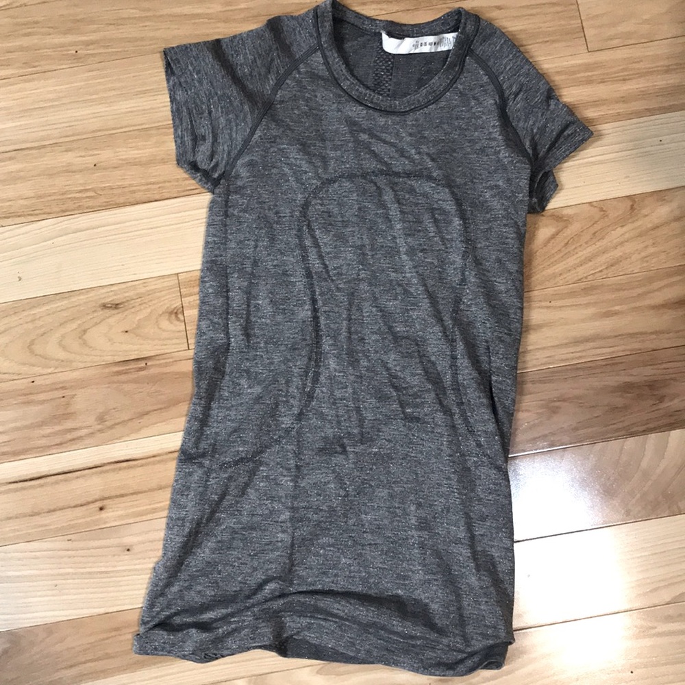 Swiftly Tech Short Sleeve shirt *with sparkle